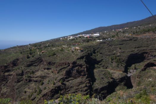 Vista atrás hacia Tijarafe una vez remontado el barranco del Jorado