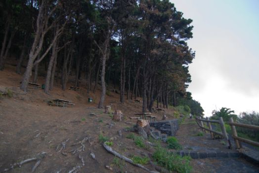 La etapa comienza junto al área recreativa de la montaña de las Toscas