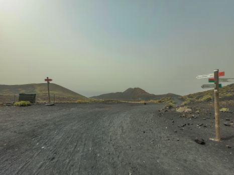 Vistas del volcán de Teneguía desde el Camino Natural