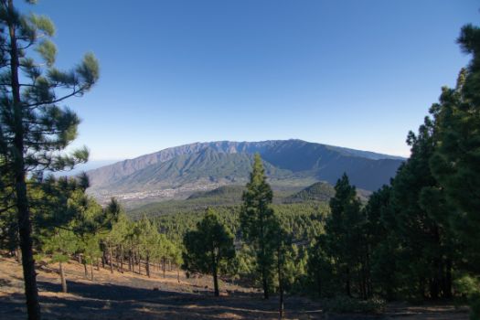 Vistas hacia la Caldera de Taburiente y los Llanos de Aridane 