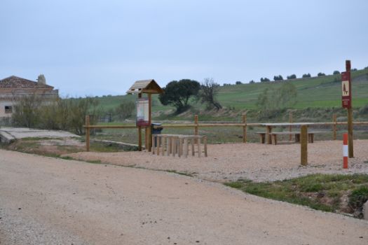Área de descanso de la estación de Villarrodrigo, a 1 km del final del camino