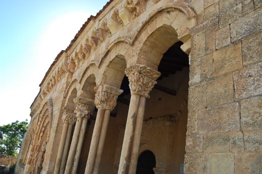 Iglesia de San Miguel de Sotosalbos