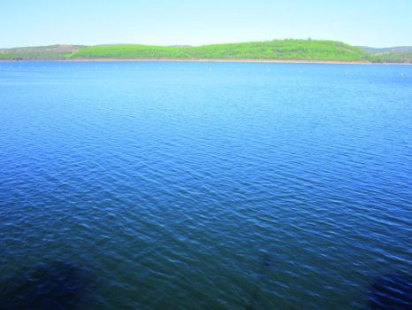 Vista del embalse de Cíjara desde la presa