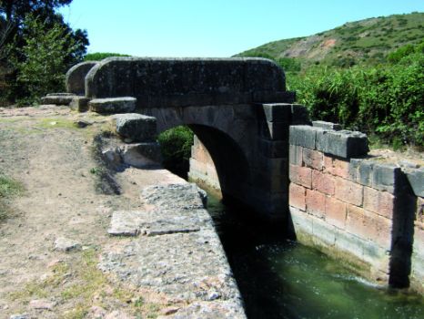 Puente de la esclusa sobre canal de Villanueva