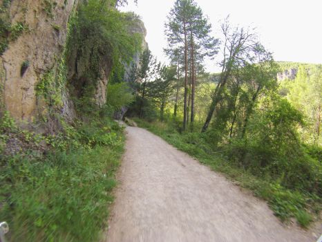 Tramo de senda en la Hoz de Júcar