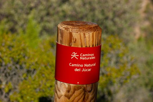 Detalle de baliza de Caminos Naturales