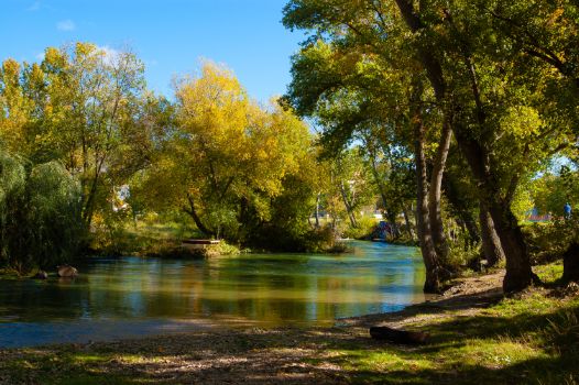 Río Júcar a su paso por la ciudad de Cuenca
