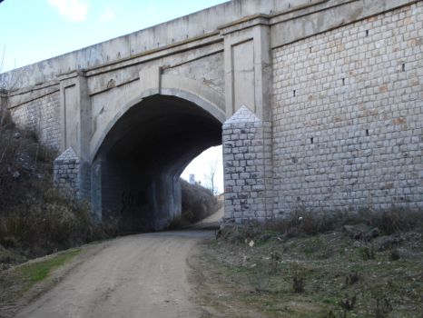 Paso inferior bajo la A-3