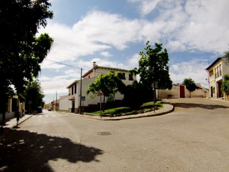 El Camino Natural discurre entre las calles de Fuentidueña de Tajo