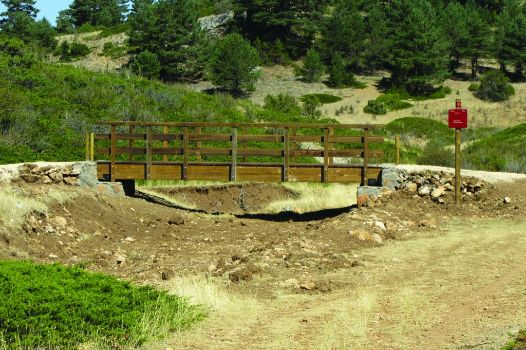 Pasarela sobre el arroyo de la Cañada Magosa