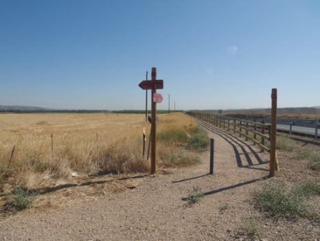 Tramo del Camino con balaustrada de madera