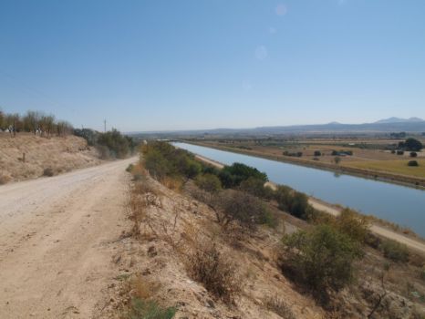 Vista del canal rumbo a Malpica de Tajo