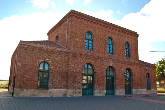 Antigua estación de Nava de la Asunción
