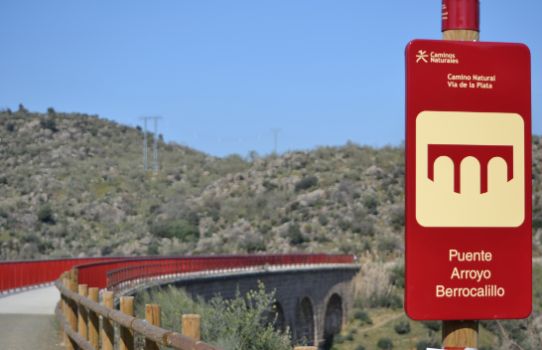 Puente sobre el arroyo Berrocalillo