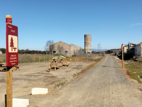Llegada a la antigua estación de Villar de Plasencia