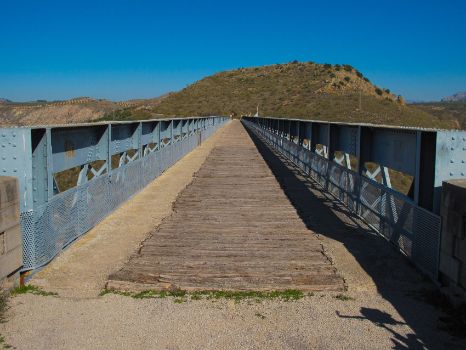 Viaducto sobre el río Guadajoz