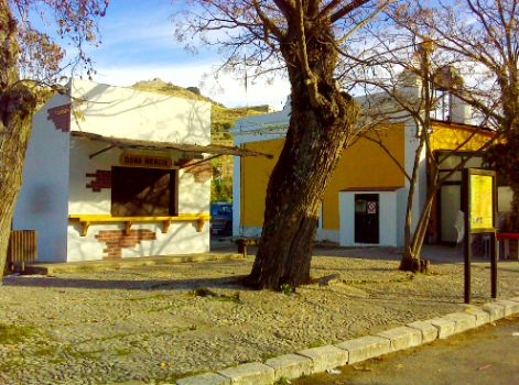 Antigua estación de Doña Mencía en 2016