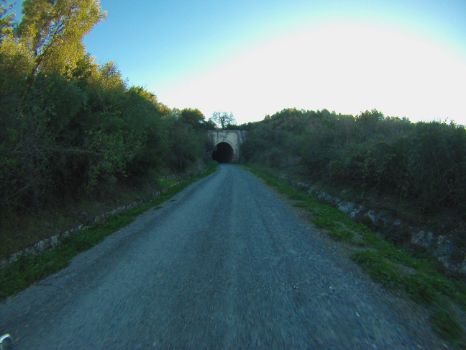 Túnel en el término municipal de Cabra