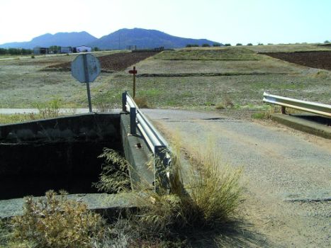 Puente sobre el canal del Zújar