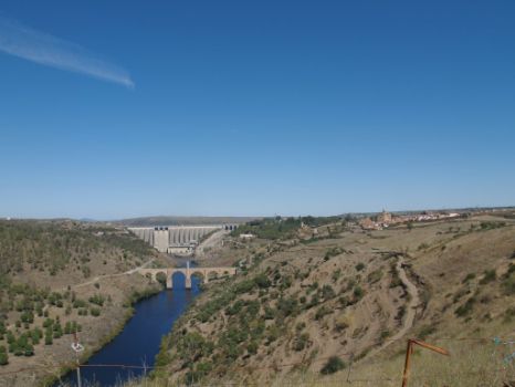 Panorámica desde el área de descanso a la salida de Alcántara