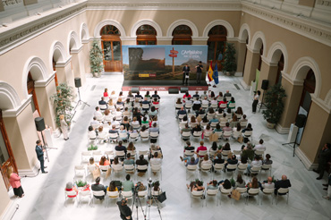 Vistas del lucernario del Palacio de Fomento (Ministerio de Agricultura, Pesca y Alimentación) durante la presentación de la nueva campaña de comunicación de la Red de Caminos Naturales