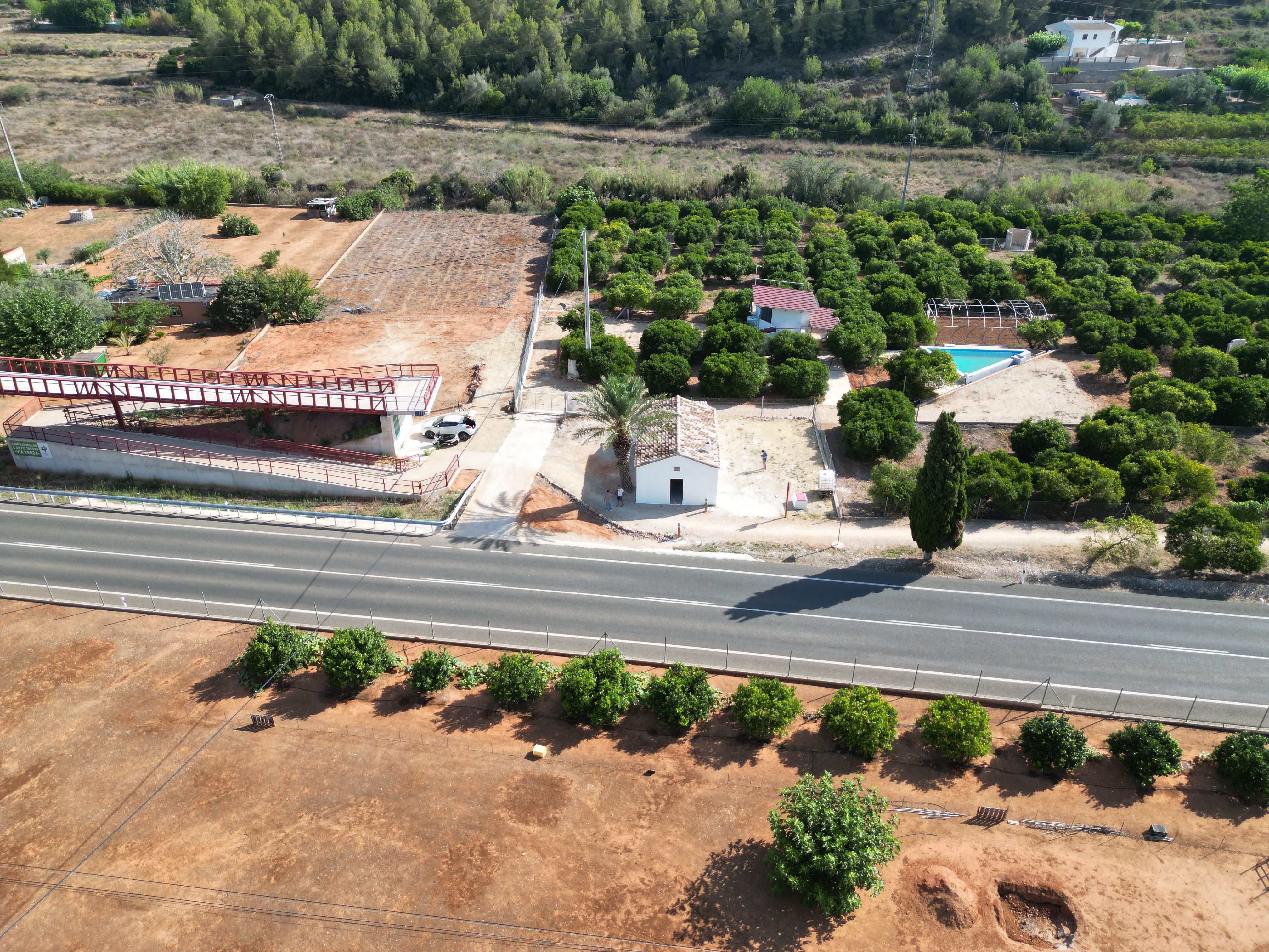 Vista aérea de la Caseta de guardabarreras del Camino Natural de l’Antic Trenet