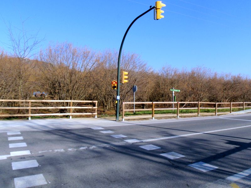 Cruce carretera C-63