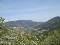 Valle del Isuela con el embalse de Arguis al fondo y detrás la Sierra del Águila