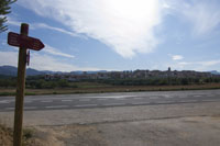 Vistas de Arnes desde el cruce con la T-333