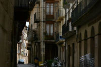 El camino atraviesa el casco antiguo de Valderrobres