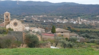 Asque, with its church in the foreground and Colungo in the background 