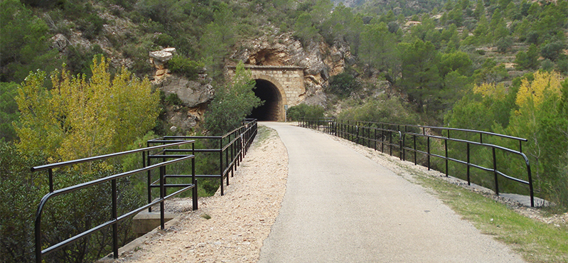 Camino Natural Vía Verde de la Val de Zafán. Tramo Estación de Pinell de Brai - Estación de Arnés-Lledó (Terra Alta)