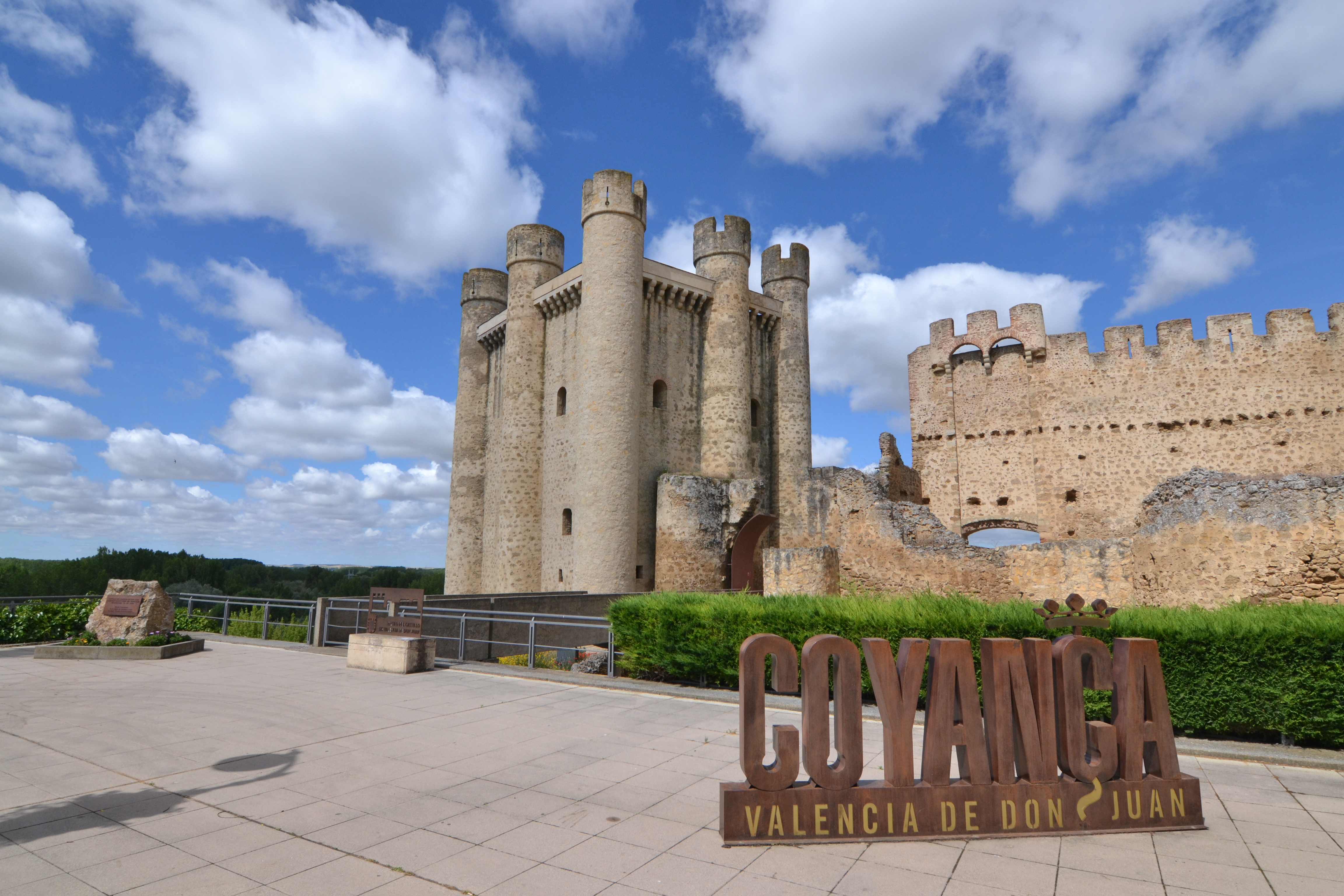 Valencia de Don Juan's castle