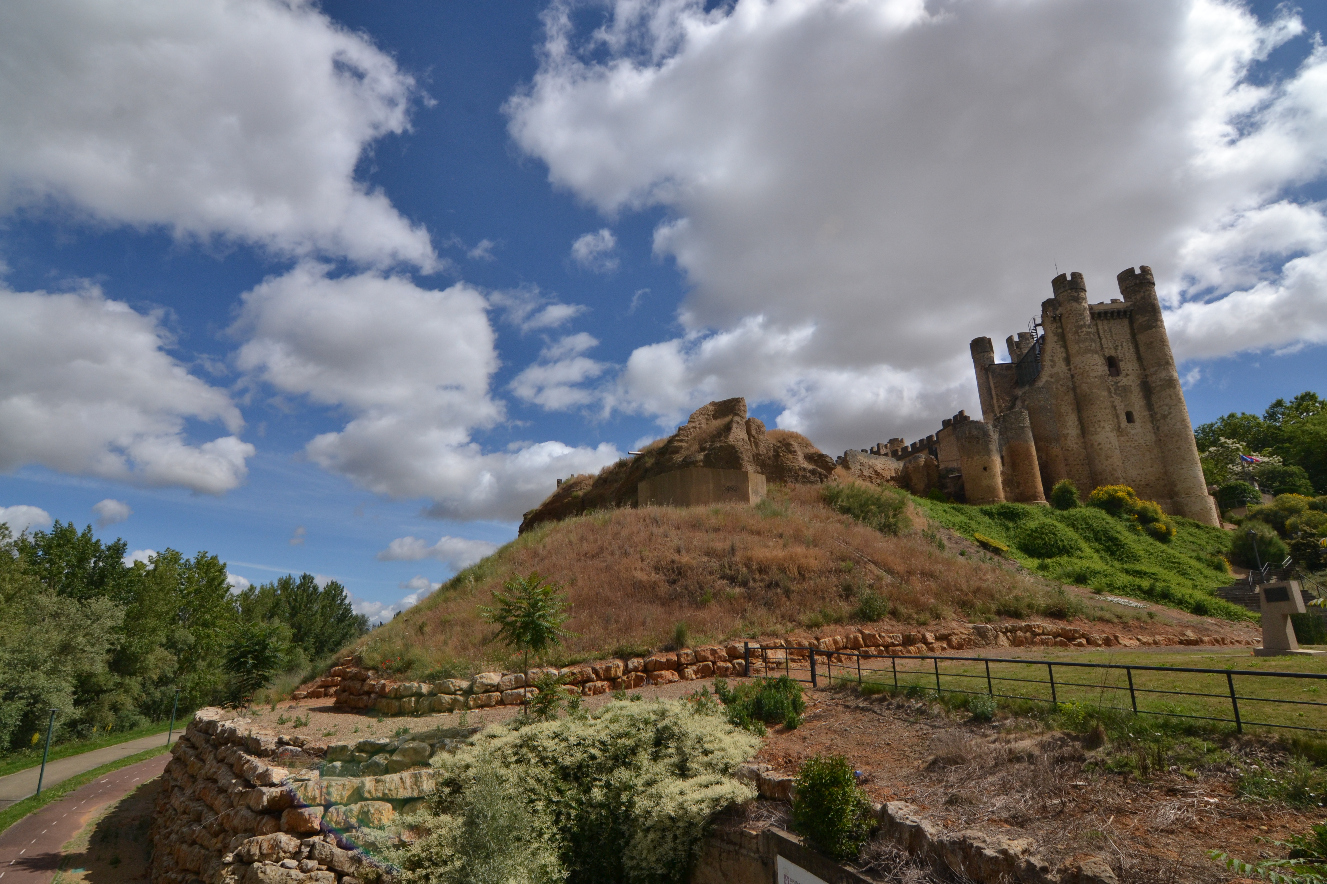 Valencia de Don Juan's castle