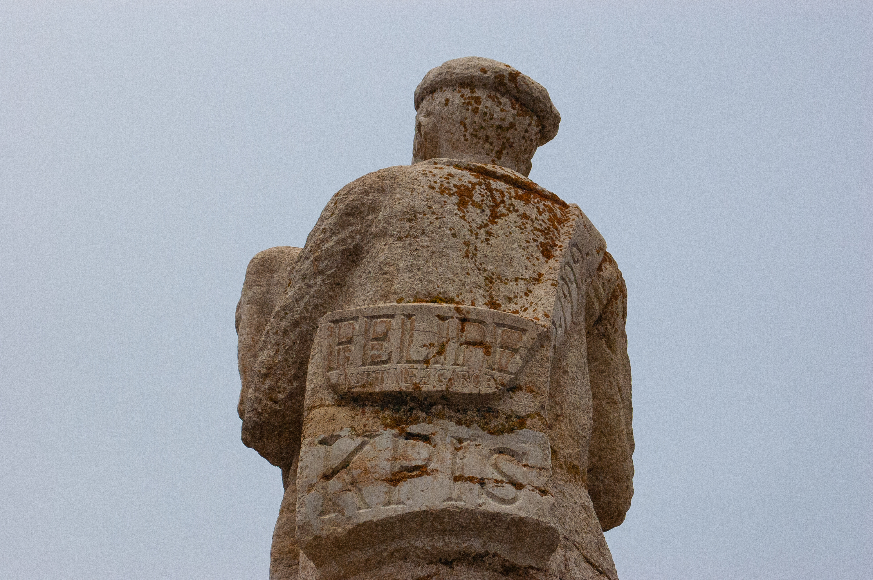 Estatua de Ojos Negros