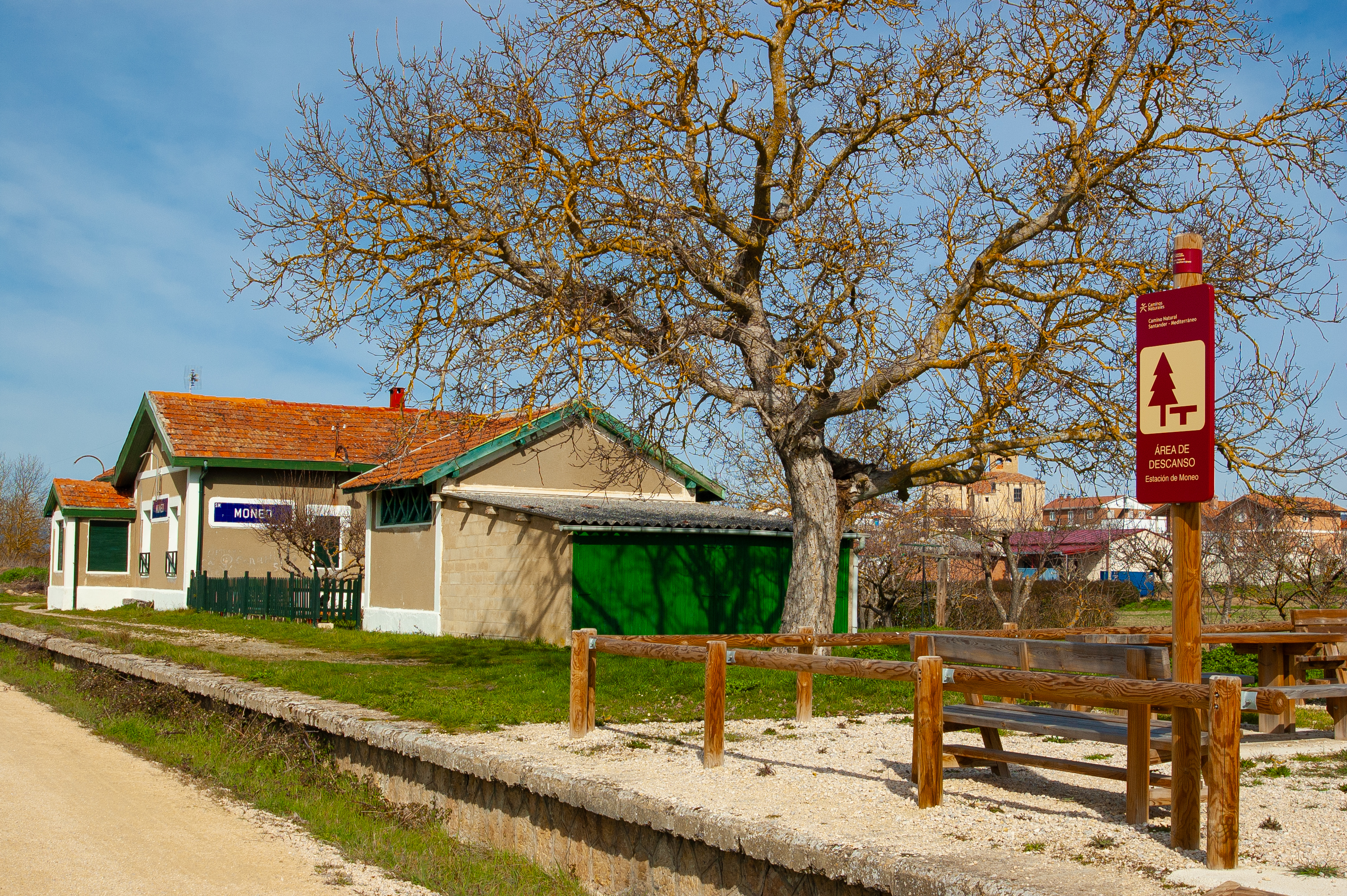 Antigua estación de Moneo