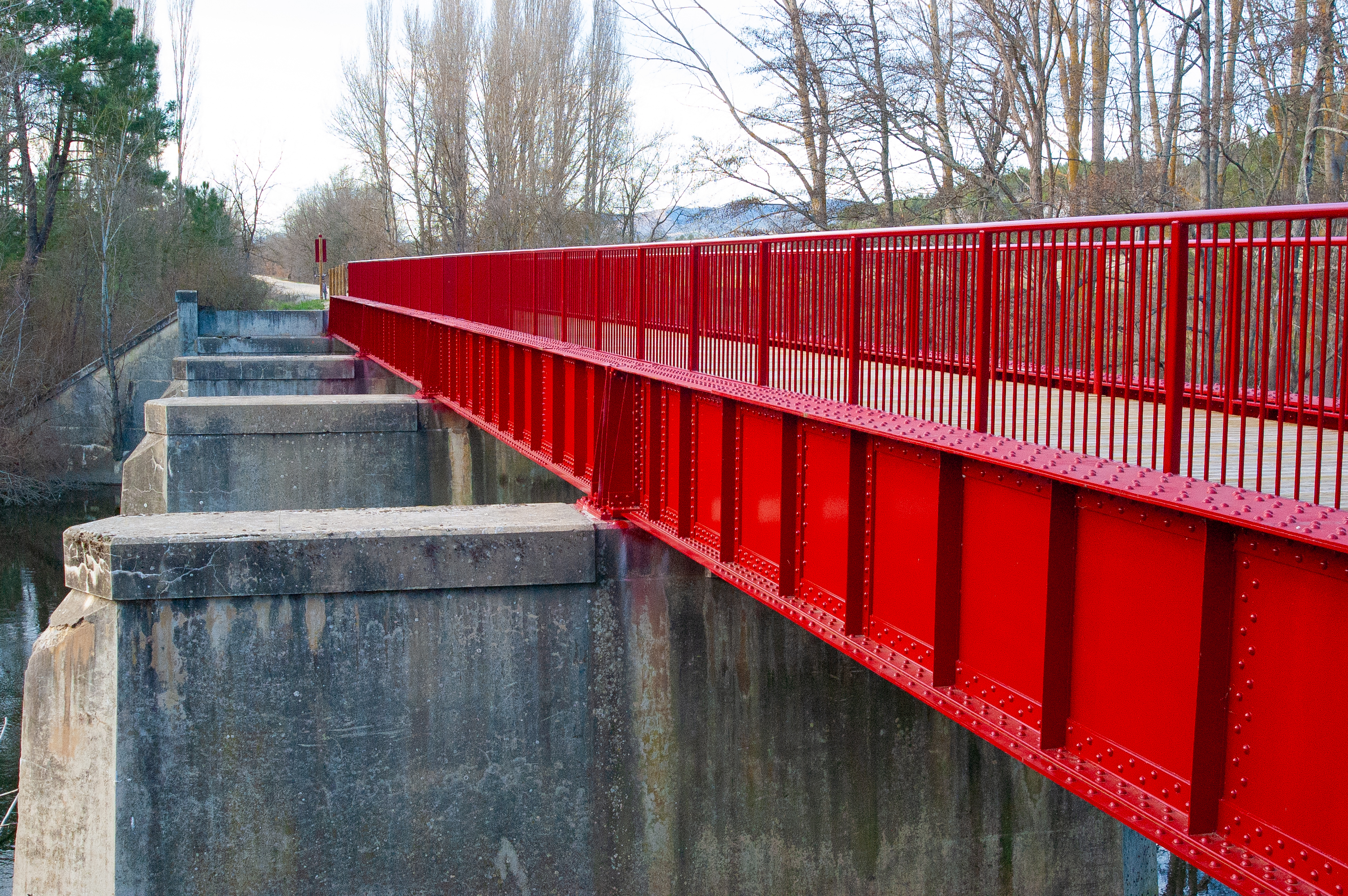 Viaducto sobre el río Nela en Trespaderne