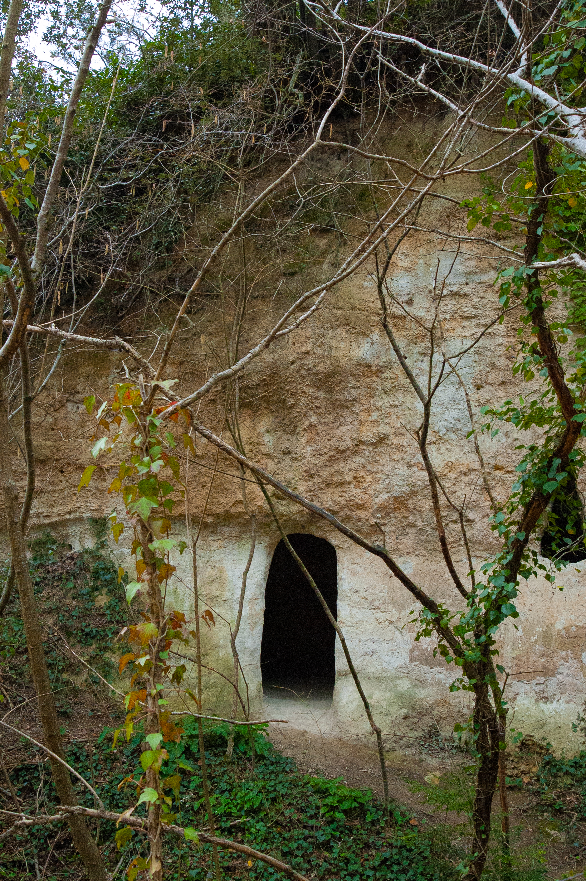 Entrada del eremitorio cueva de los Portugueses