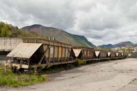 Vagones junto al lavadero de carbón de Villablino