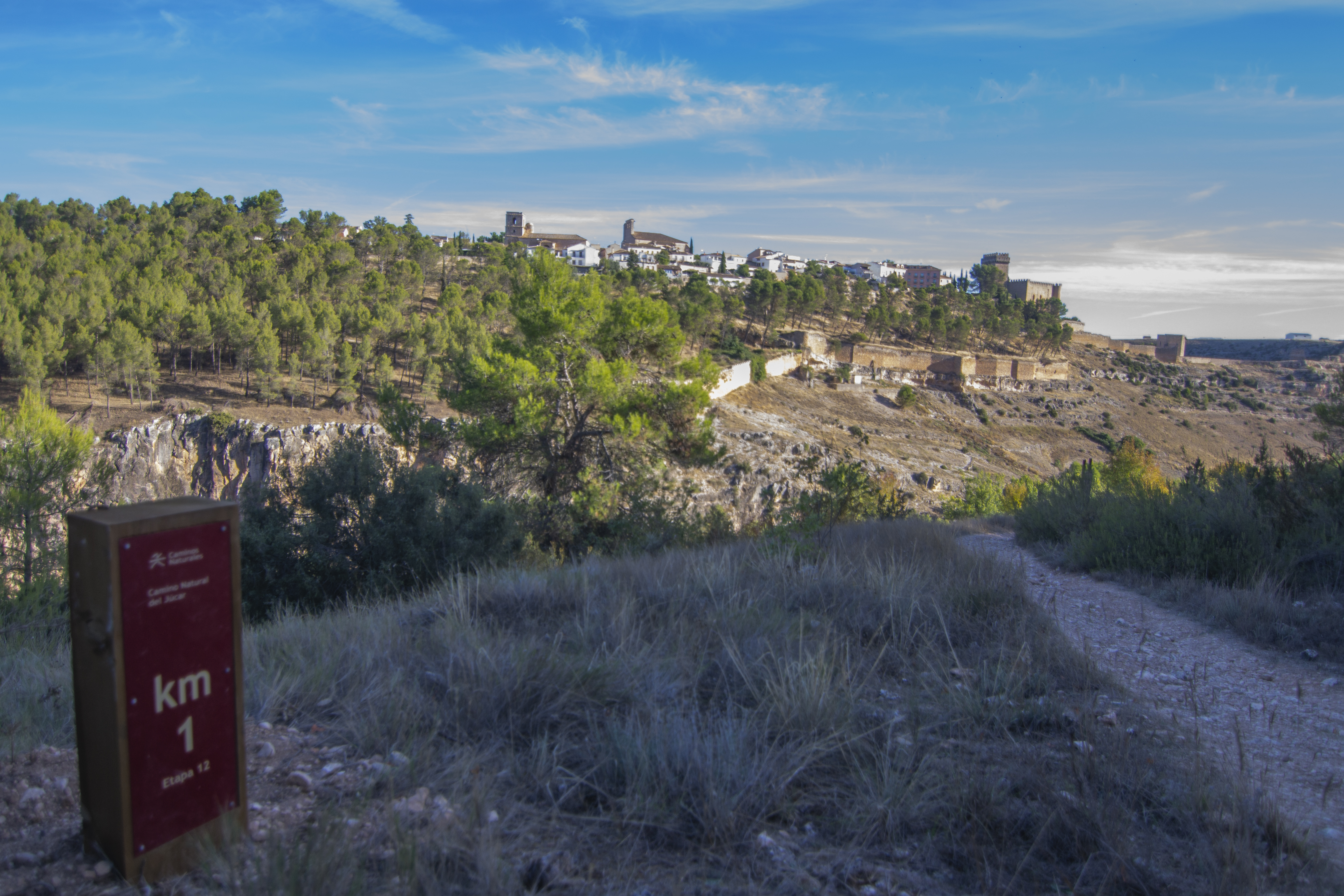 Panorámica de Alarcón y la hoz del río desde el p.k. 1 