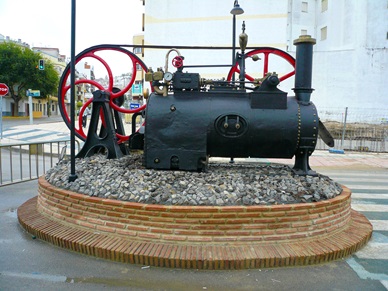 Antigua maquina ferroviaria en Martos