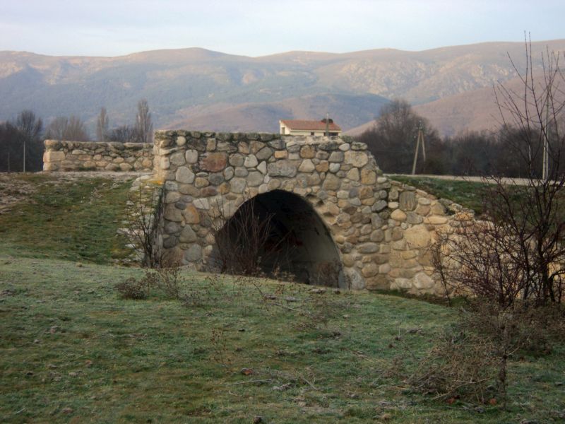 Área de descanso y puente